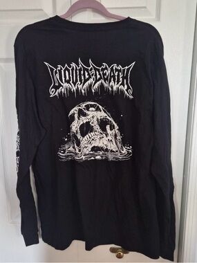 Liquid Death Men’s Long Sleeve XL Death Metal Design Shirt